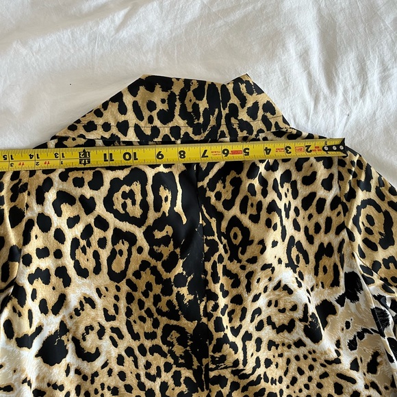 Yves Saint Laurent: Jacket with belt and bag - Picture 11 of 14